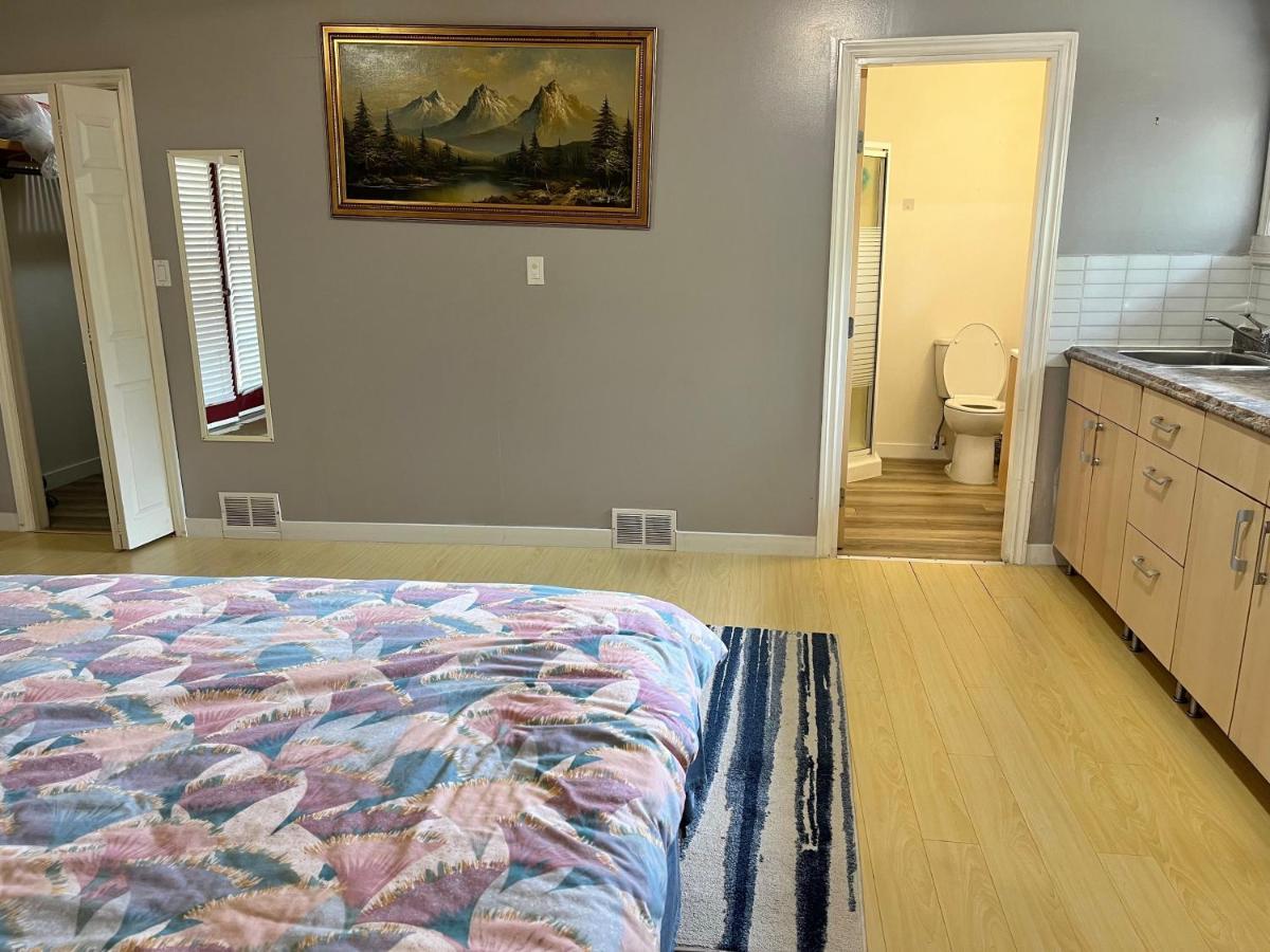 Whole Suite To Yourself At Coquitlam Centre! بورت كوكويتلام المظهر الخارجي الصورة